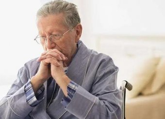 老年期焦虑症有何特征表现？